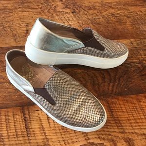 ✨Metallic snake print sneakers✨